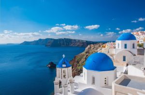 Santorini Honeymoon – Top 10 Hotels & Guide for 2023honeymoon destination