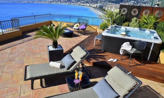 Hotel La Perouse min