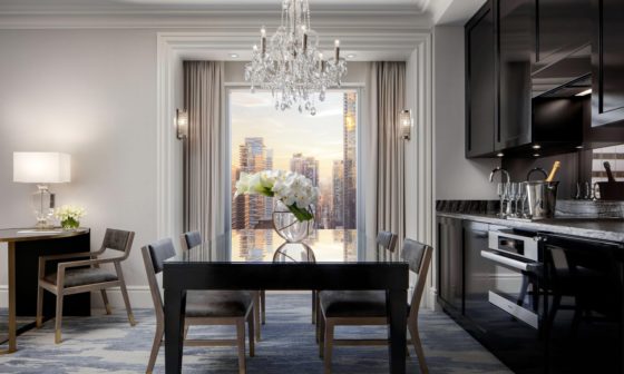 yyzxr deluxe suite diningarea 8842 hor clsc