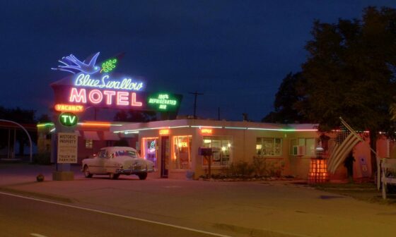 blue swallow motel