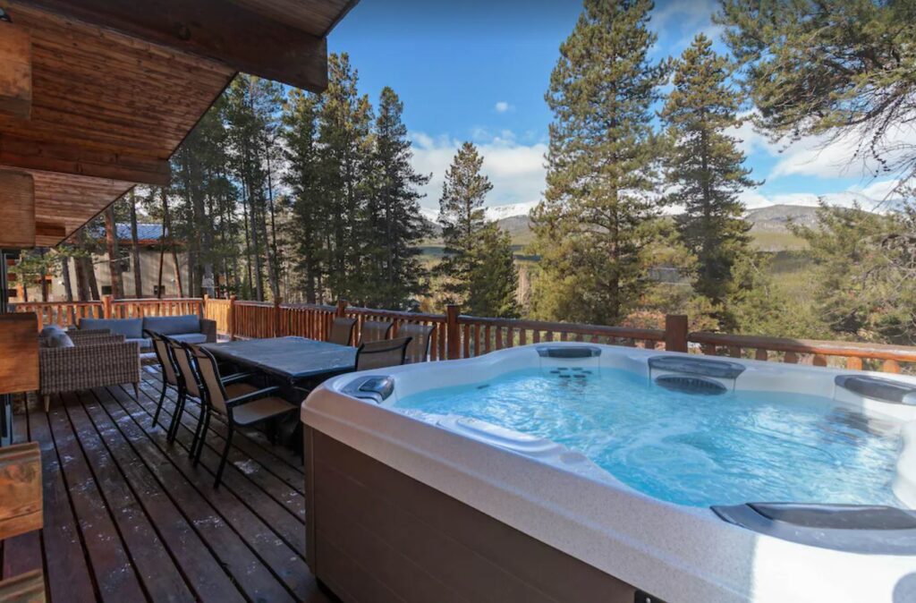Peak 7 Romantic Cabin